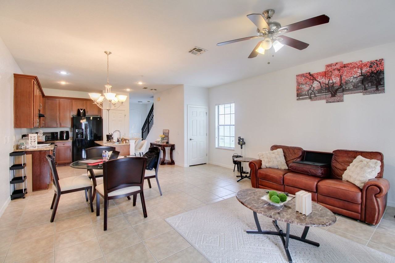 20626 Maxim Pkwy - Photo 7 of 24
