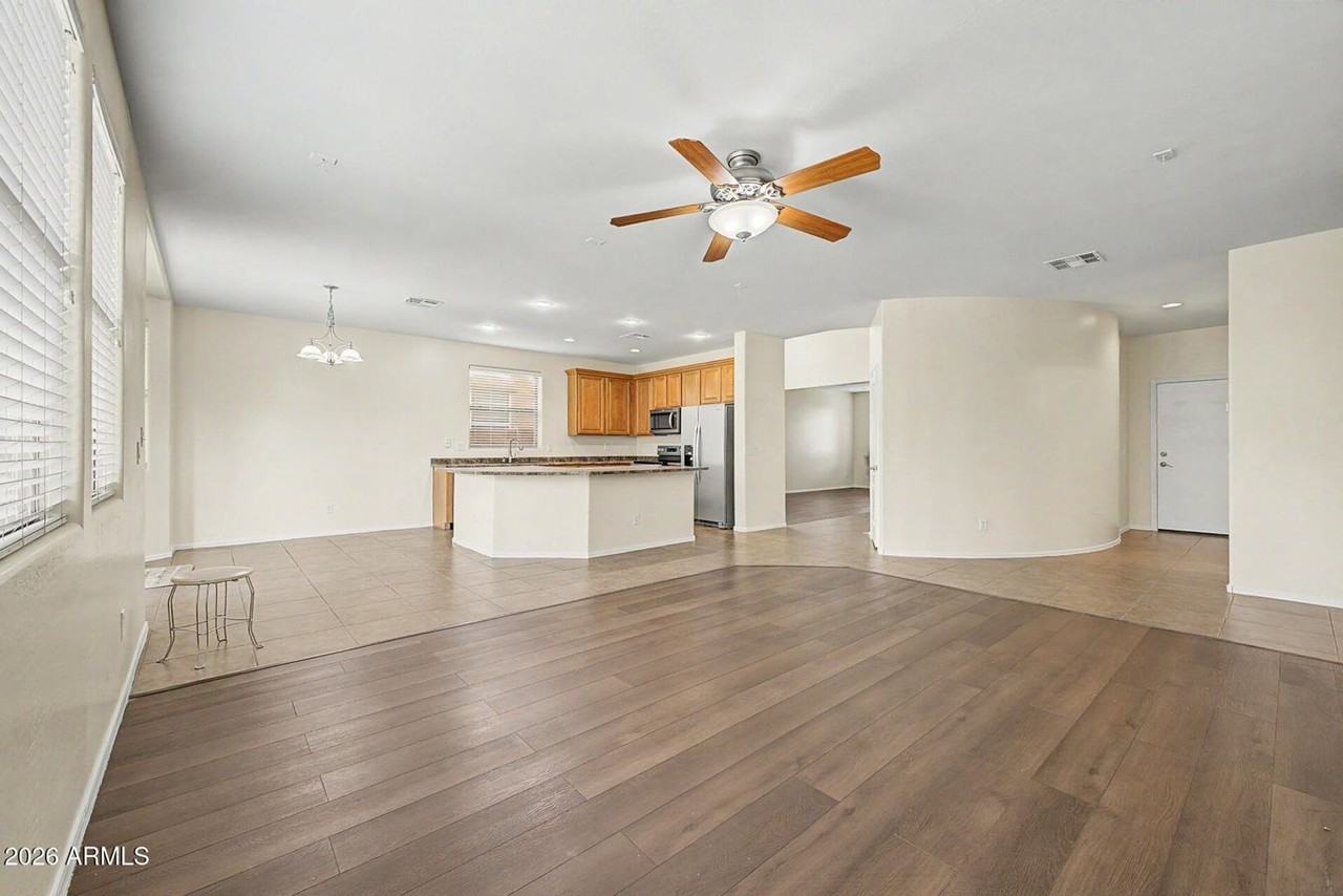 7842 W Andrea Dr - Photo 4 of 26