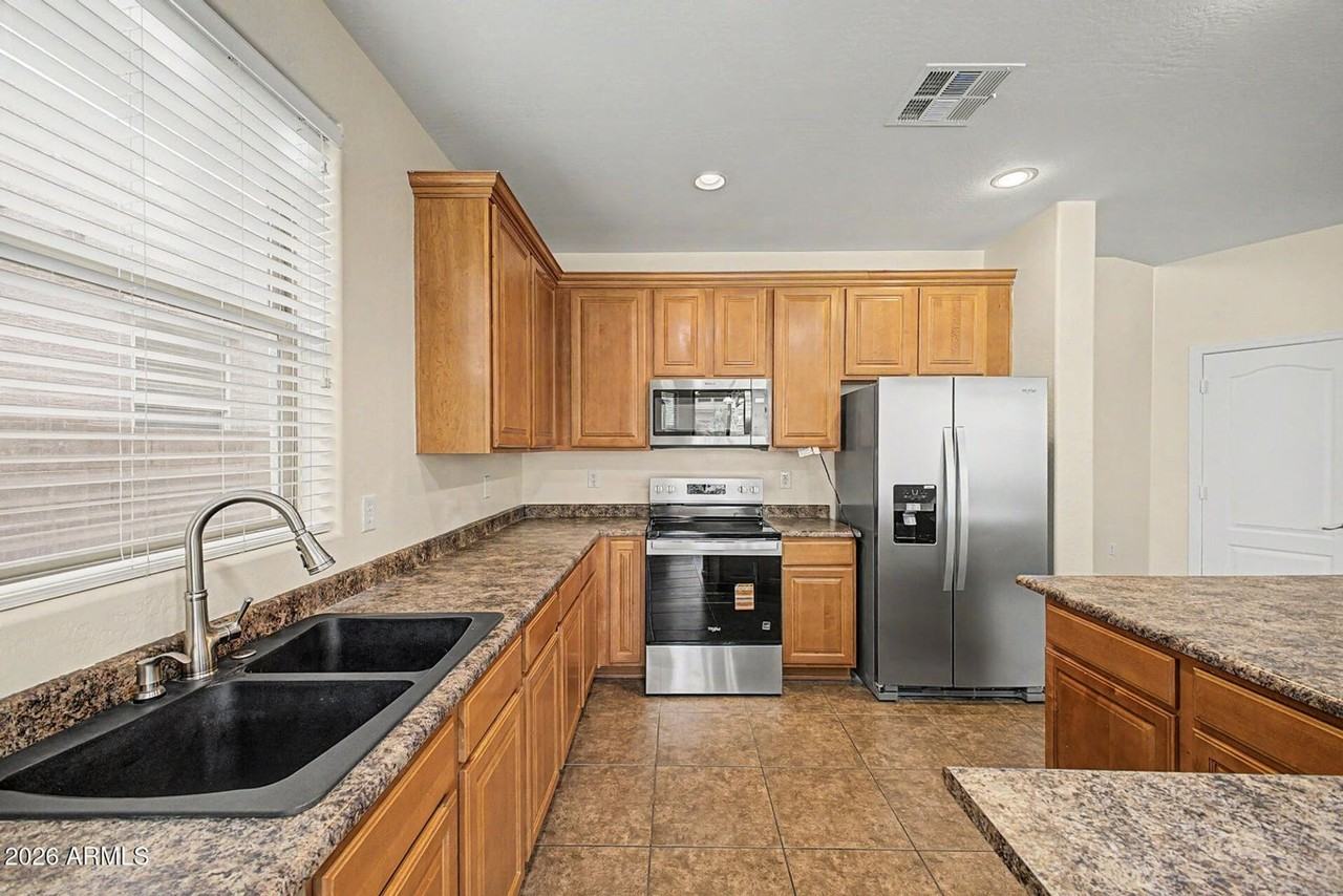 7842 W Andrea Dr - Photo 5 of 26