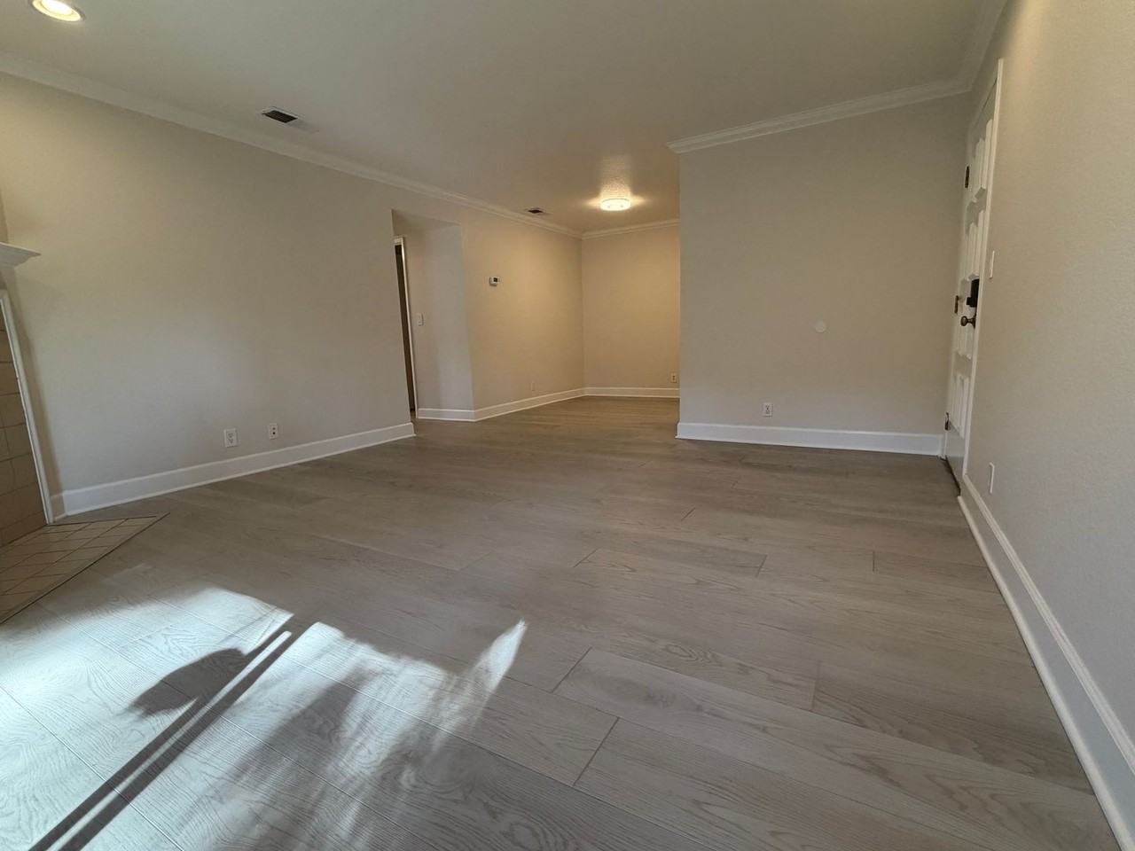 1665 Braddock Ct - Photo 4 of 15