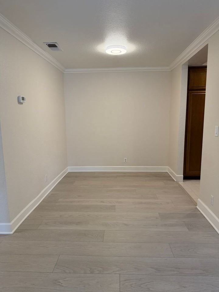 1665 Braddock Ct - Photo 6 of 15