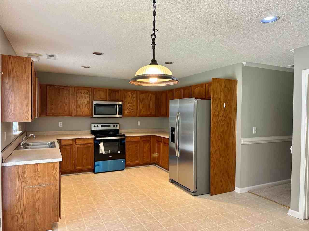 5091 Ballantine Dr - Photo 3 of 36