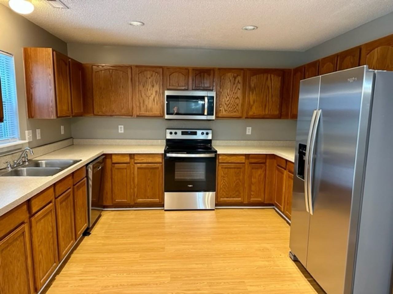 5091 Ballantine Dr - Photo 5 of 36