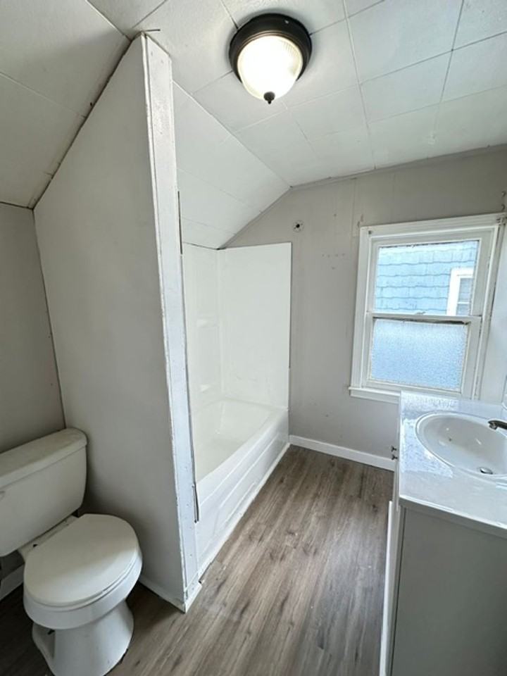 1007 Brownell Ave - Photo 3 of 8