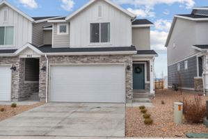 featured image of 988 W Broadleaf Dr