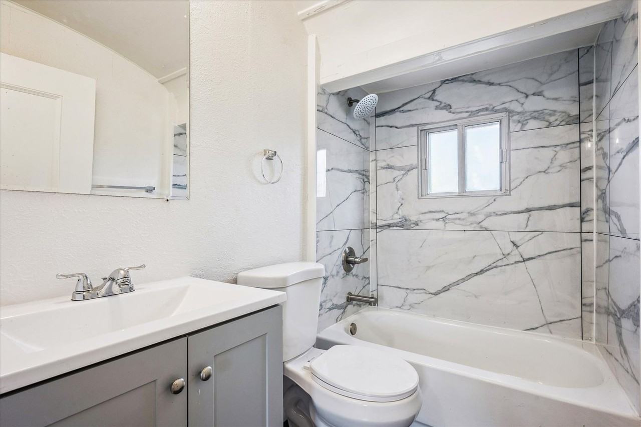 2110 Eagle Cir - Photo 2 of 6