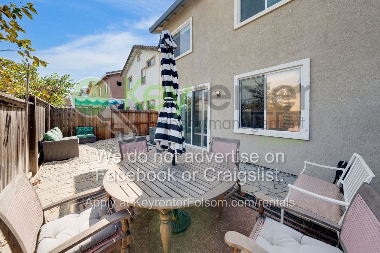 3336 Marrissey Ln - Photo 6 of 40