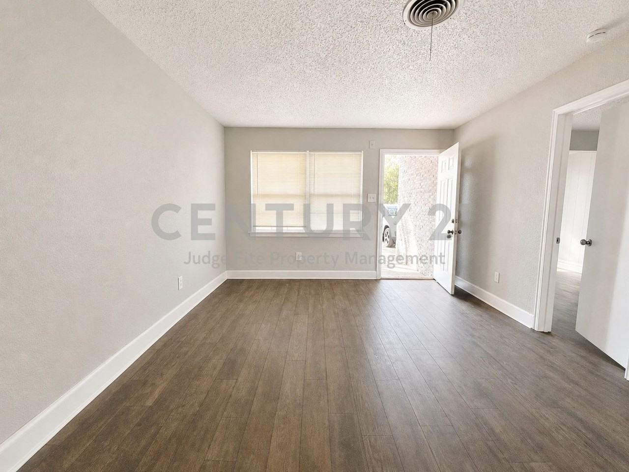 5301 Mansel Ln - Photo 2 of 21