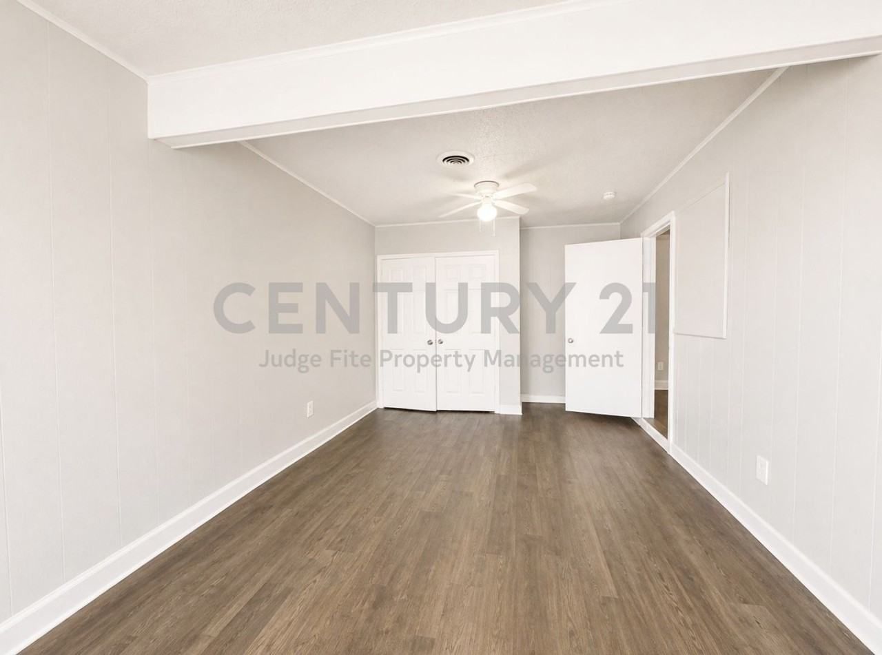 5301 Mansel Ln - Photo 3 of 21