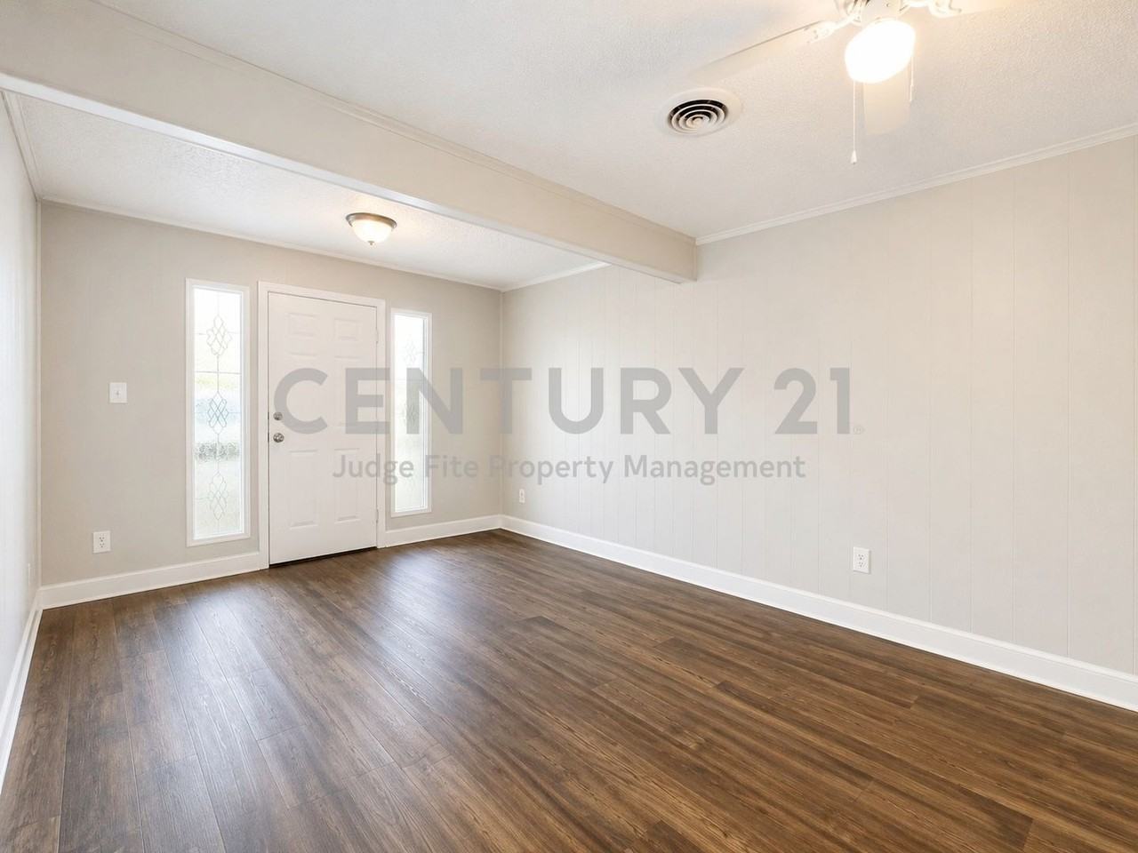 5301 Mansel Ln - Photo 4 of 21