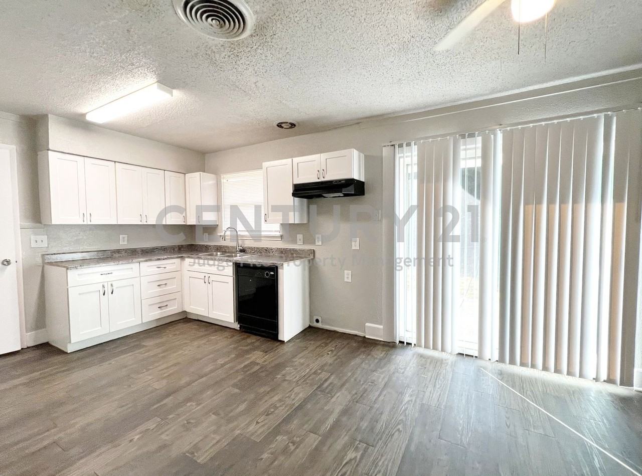 5301 Mansel Ln - Photo 5 of 21