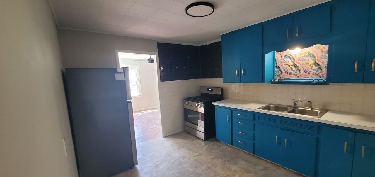 1515 E Mcgee St - Photo 2 of 10