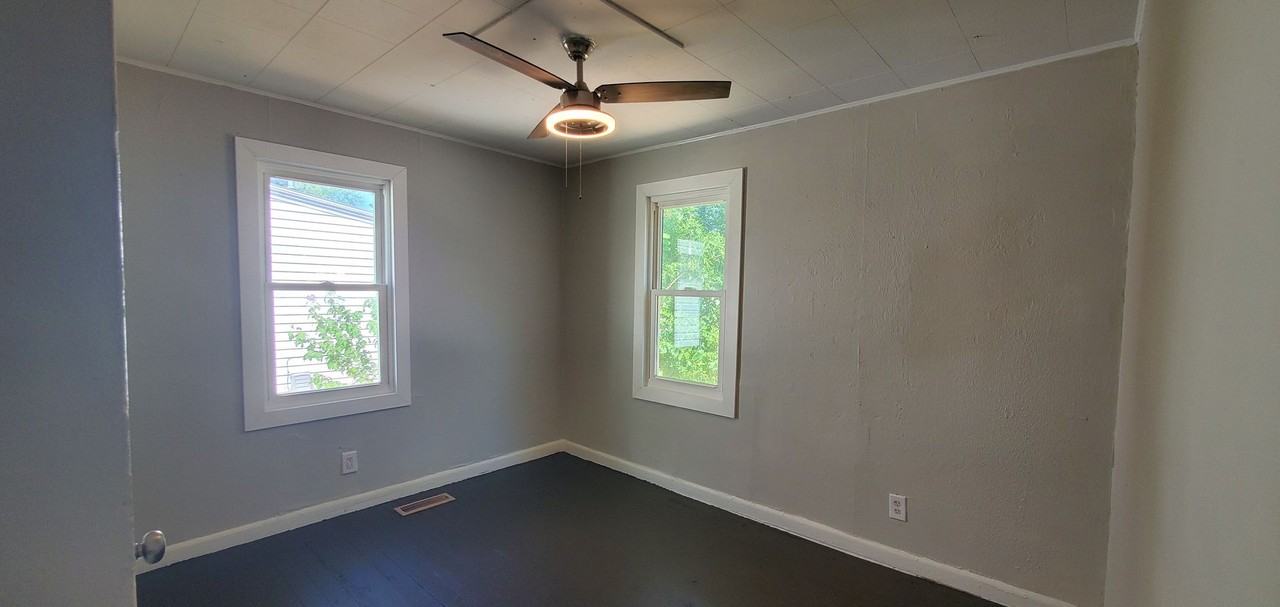 1515 E Mcgee St - Photo 5 of 10