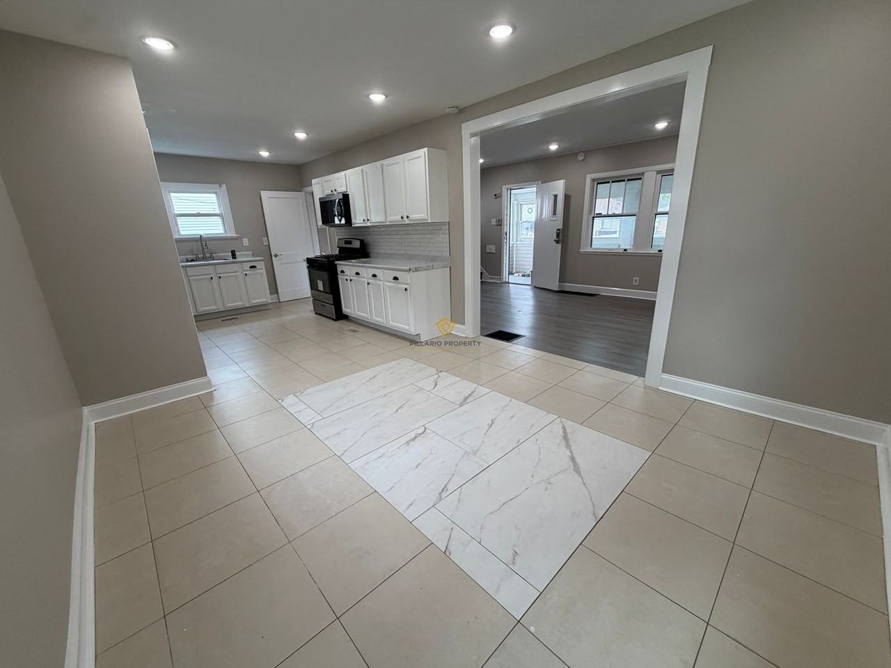 445 W 25th St - Photo 4 of 14