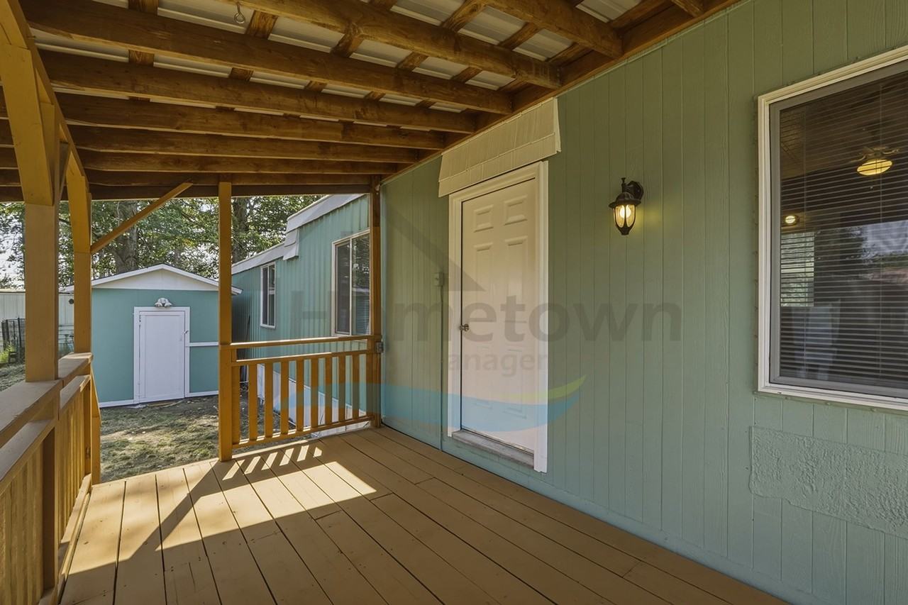 468800 Highway 95 - Photo 2 of 28