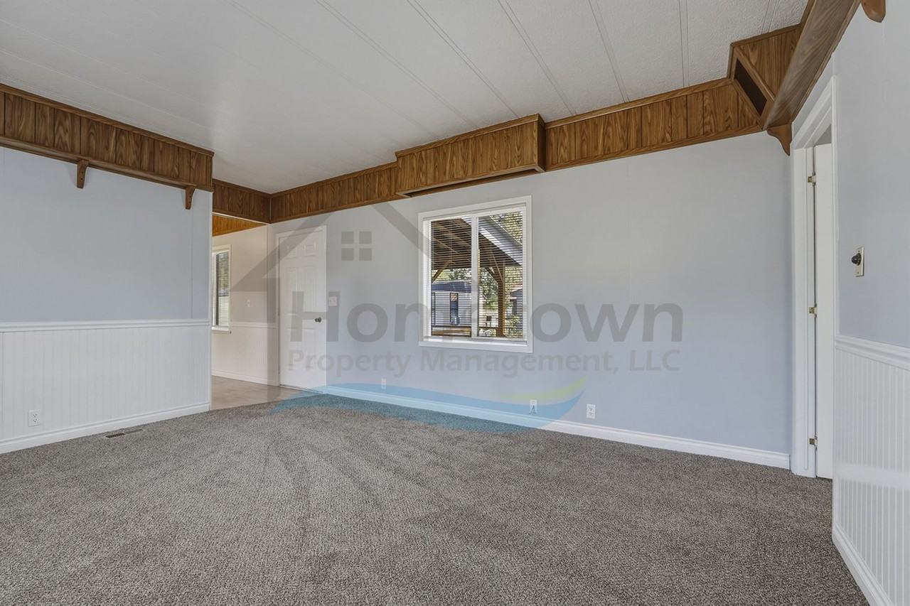 468800 Highway 95 - Photo 5 of 28