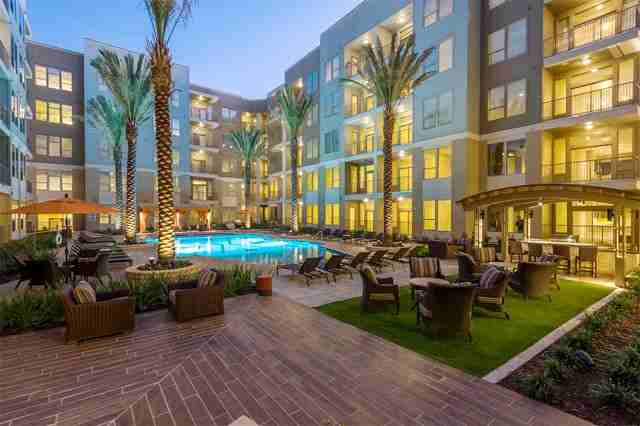 70 S Briar Hollow Ln