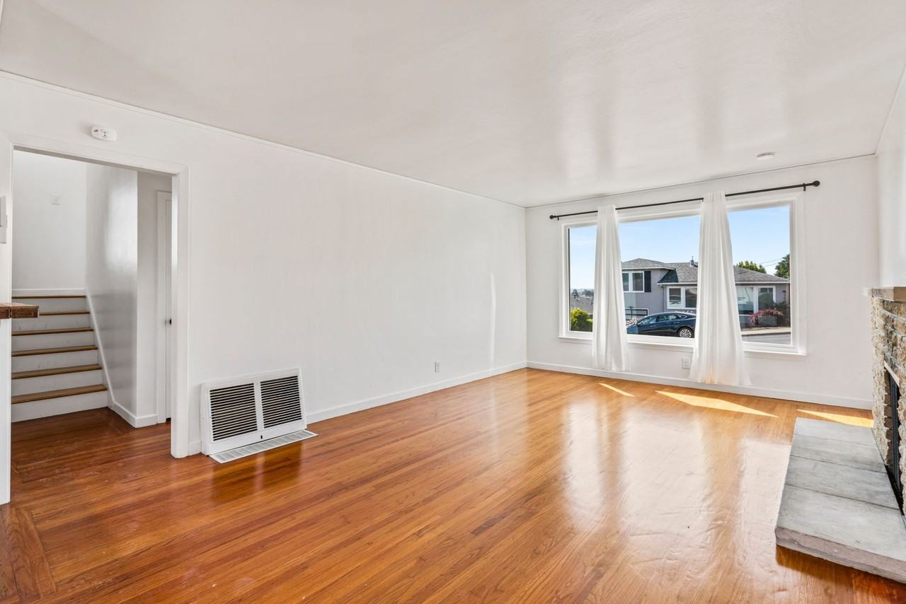 1796 Hickory Ave - Photo 4 of 33