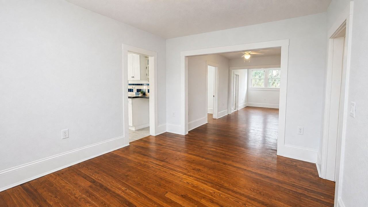 128 Orange Ave - Photo 4 of 19