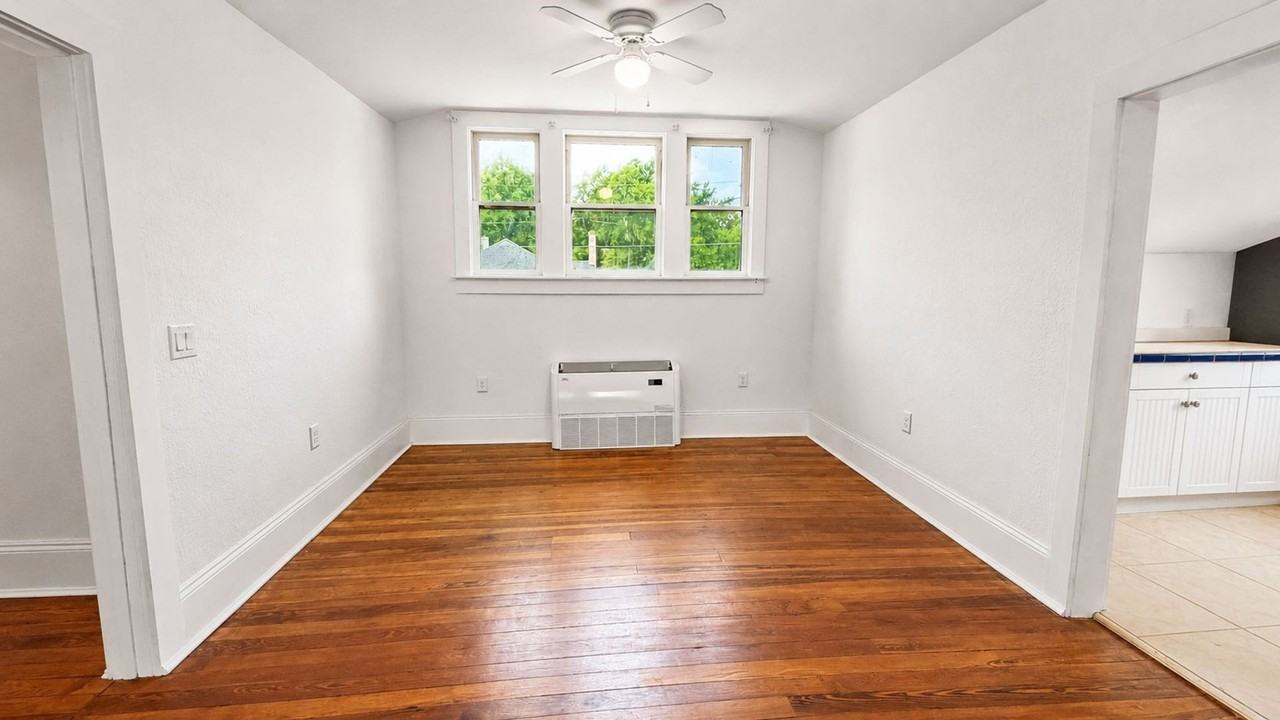 128 Orange Ave - Photo 5 of 19