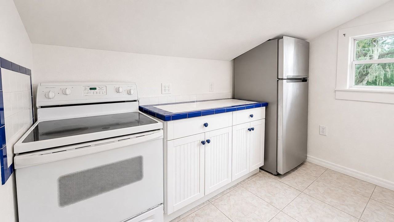 128 Orange Ave - Photo 7 of 19