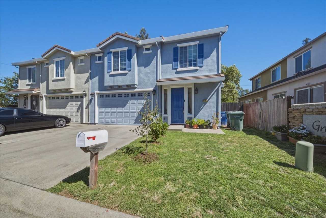 9105 Echo Point Pl - Photo 2 of 23