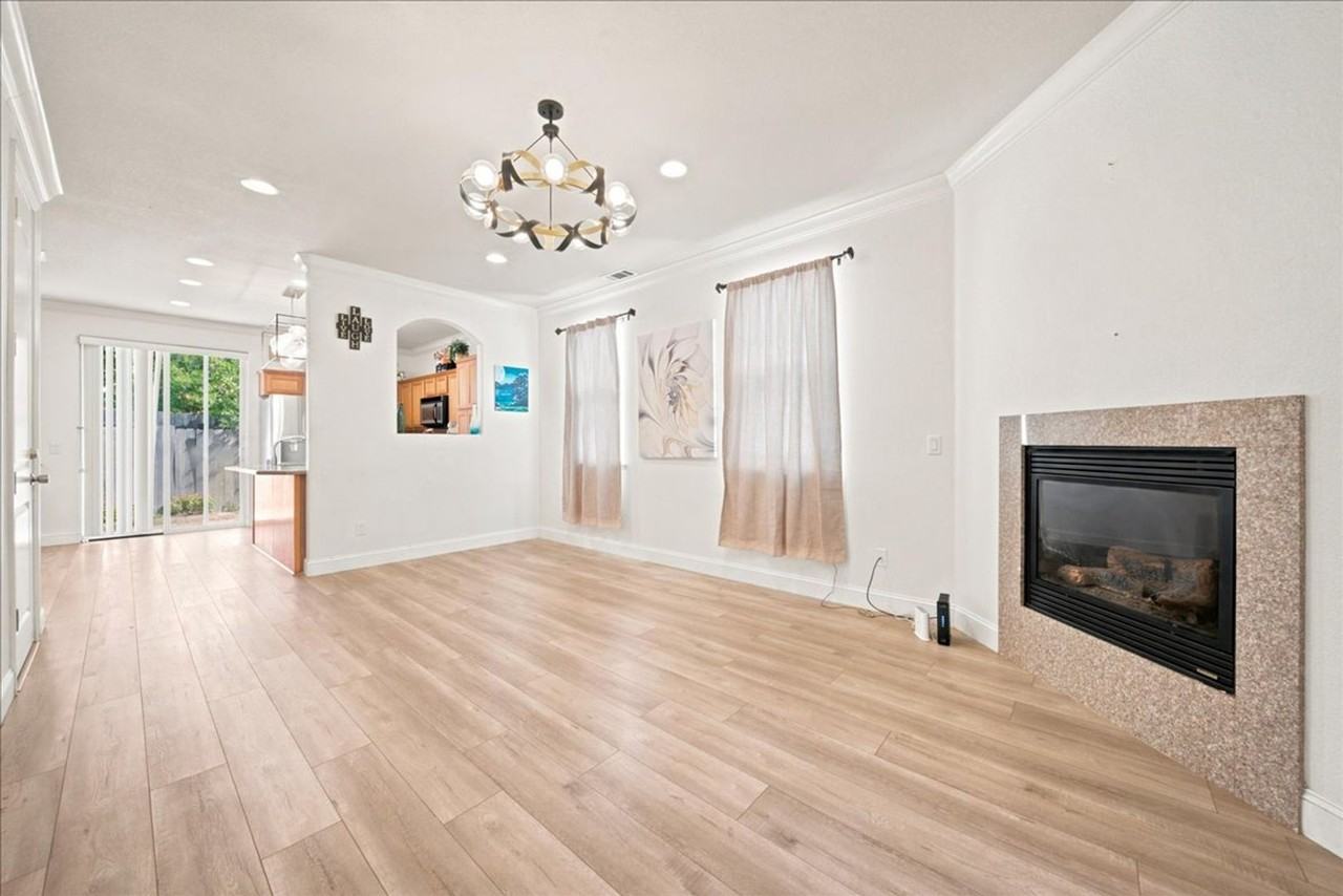 9105 Echo Point Pl - Photo 4 of 23