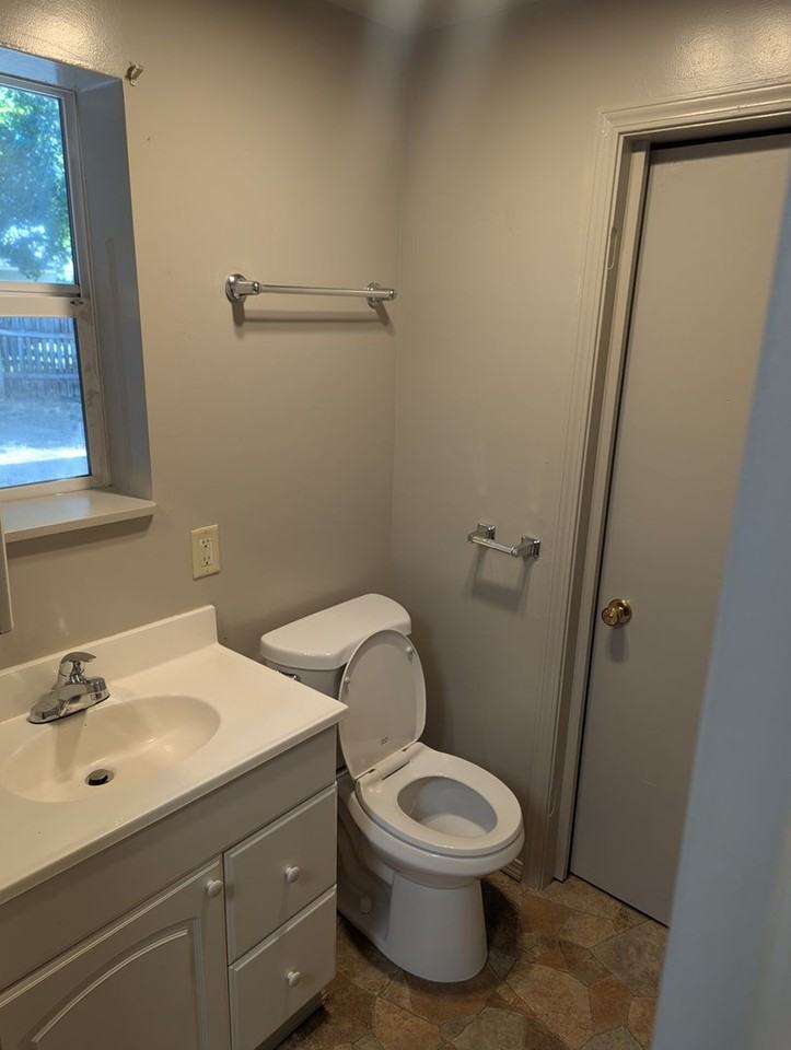 1108 N 16th St - Photo 5 of 14