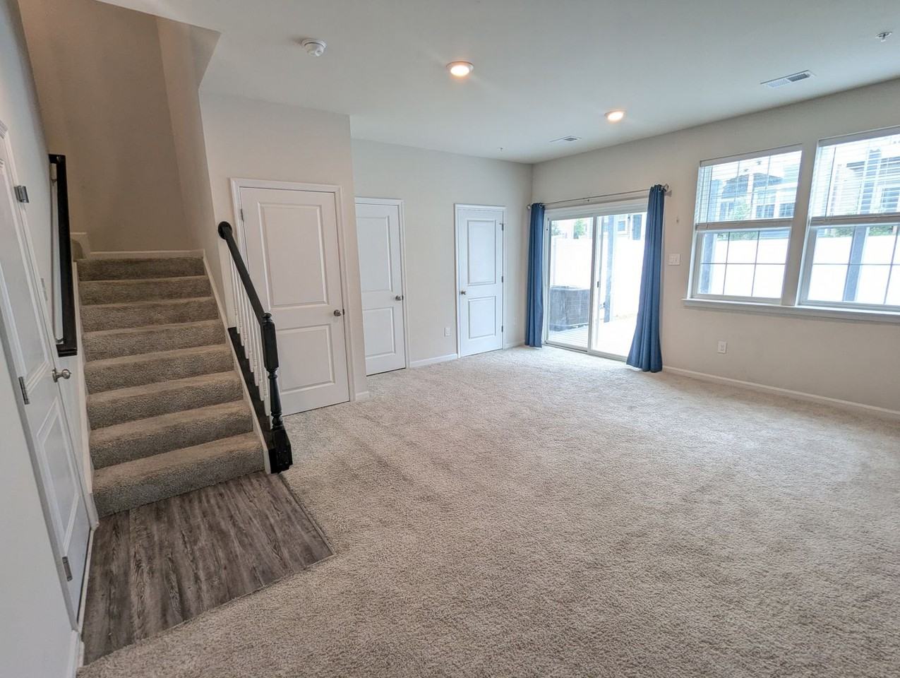 5143 Constitution St - Photo 3 of 48