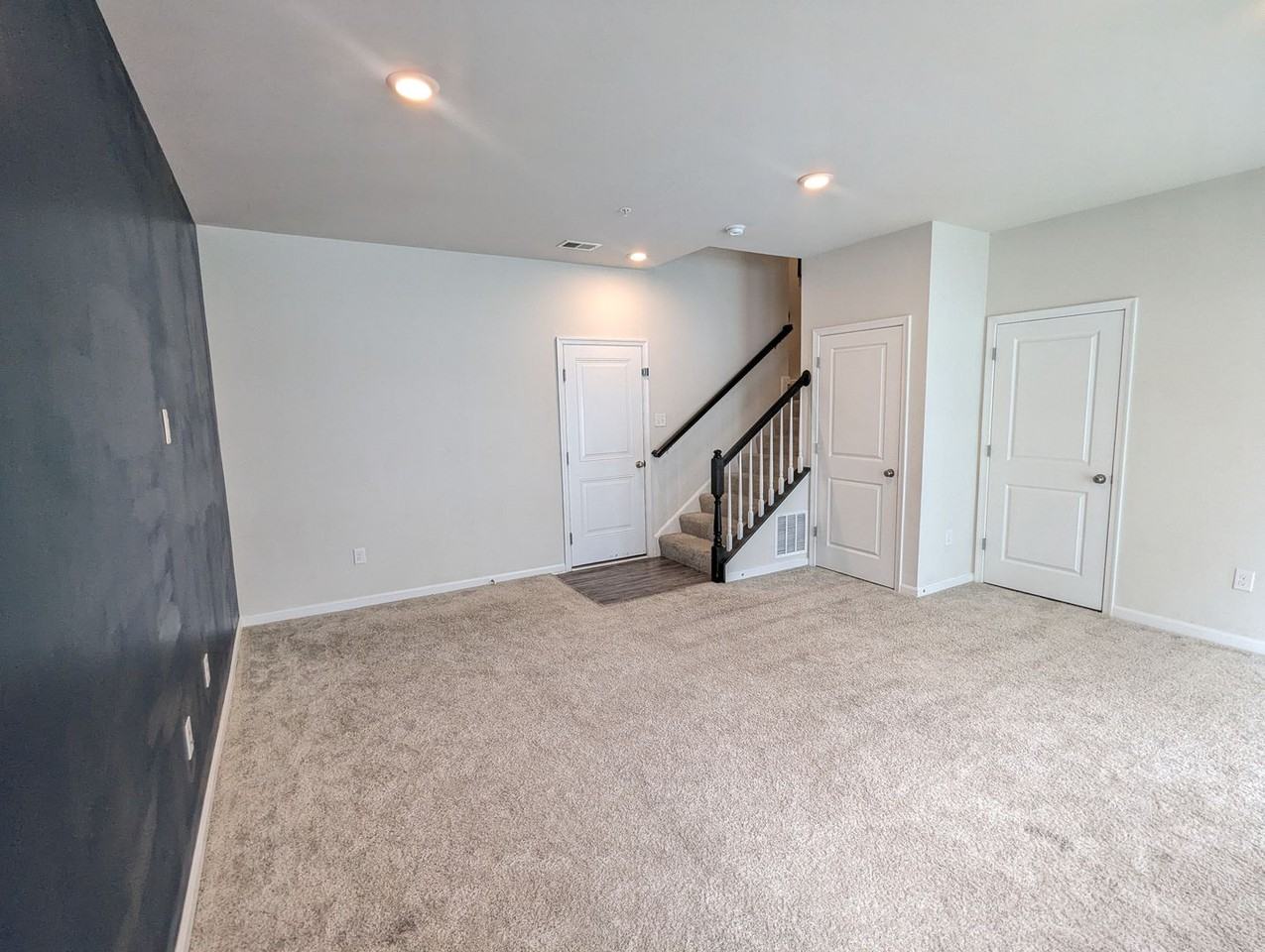 5143 Constitution St - Photo 5 of 48
