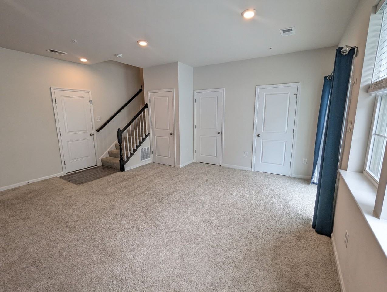 5143 Constitution St - Photo 6 of 48
