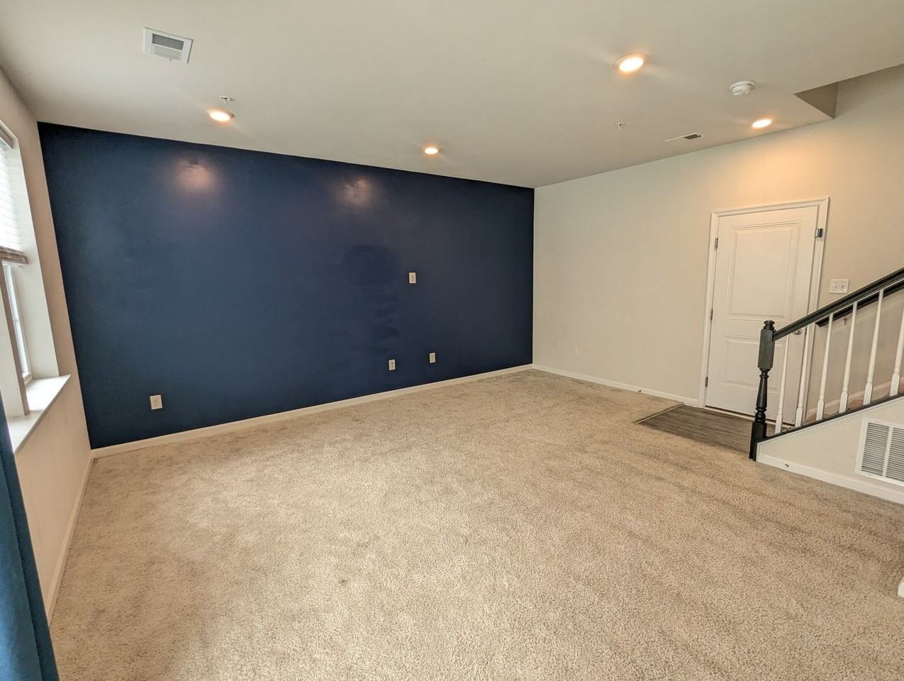 5143 Constitution St - Photo 7 of 48