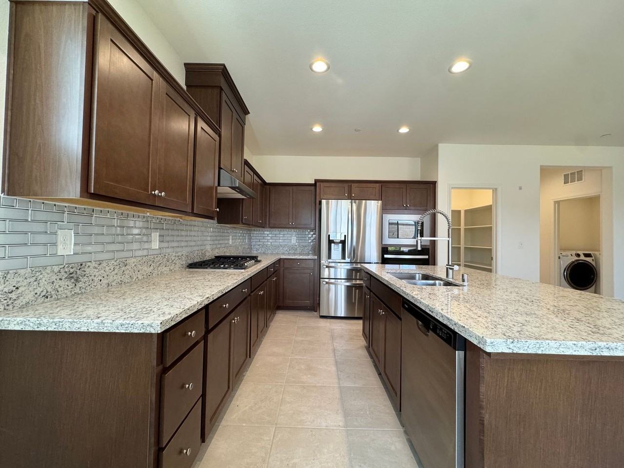 1267 Las Rosas Ave - Photo 6 of 23