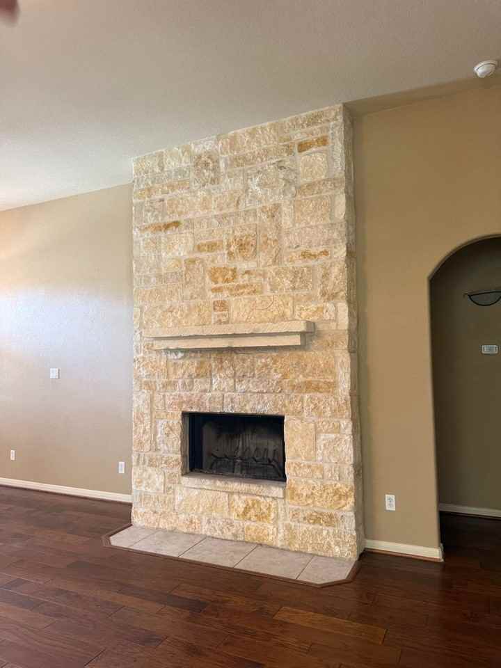270 Delanoy Dr - Photo 4 of 38
