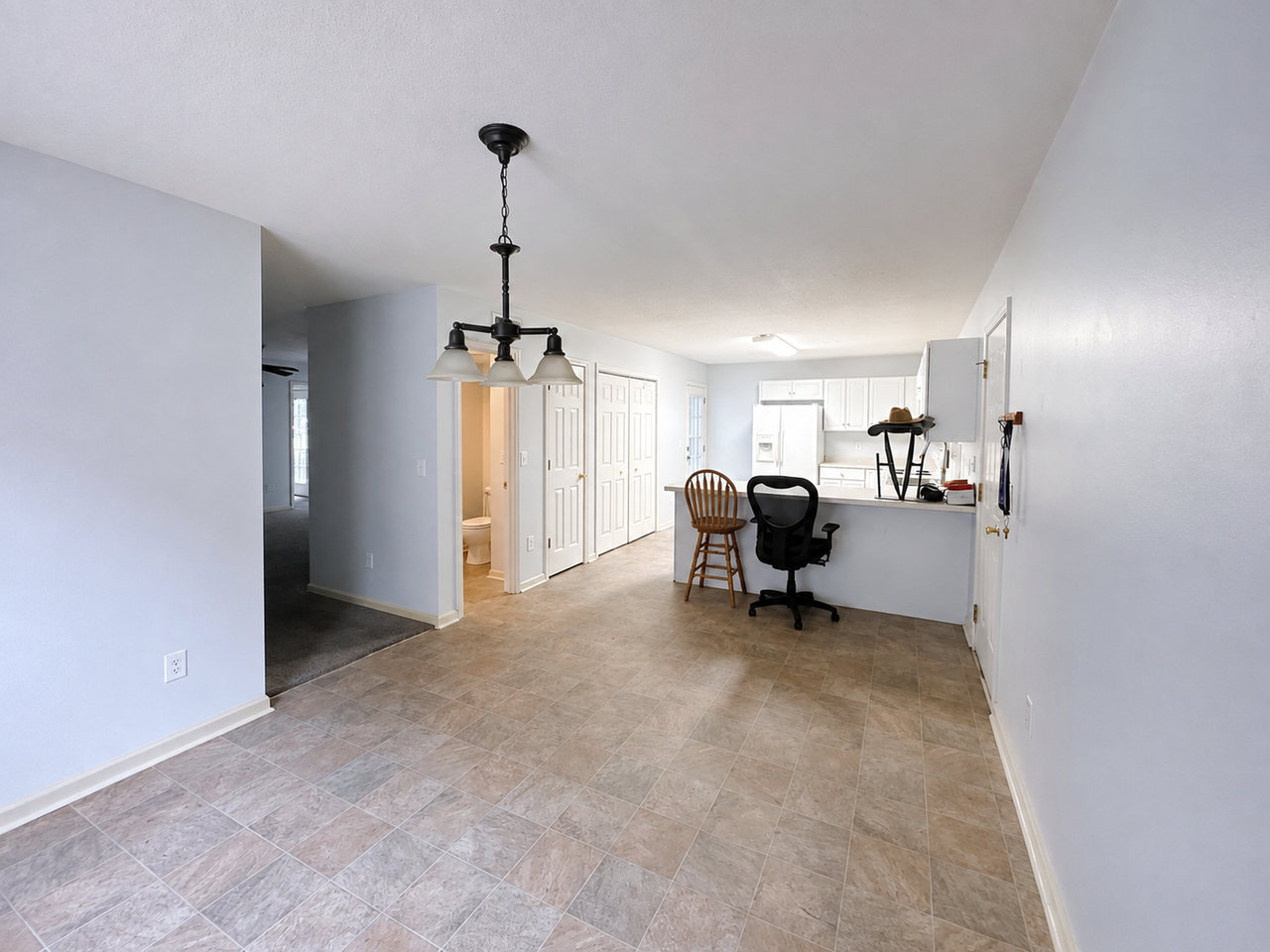 303 Berkeley Dr - Photo 3 of 13