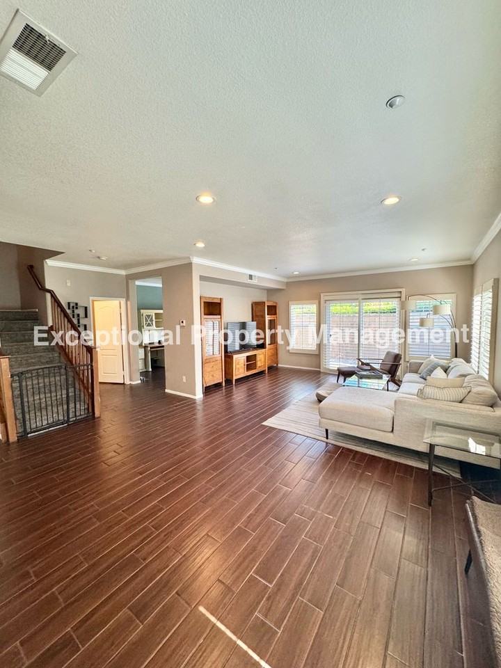 7331 Shelby Pl #108 - Photo 2 of 26