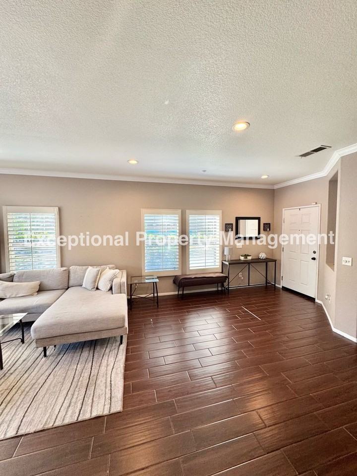 7331 Shelby Pl #108 - Photo 3 of 26