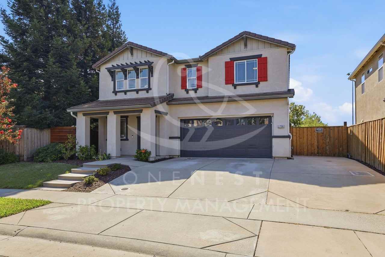 2708 Woodfield Way - Photo 3 of 43