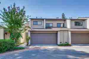 featured image of 6651 Bunker Hill Ct