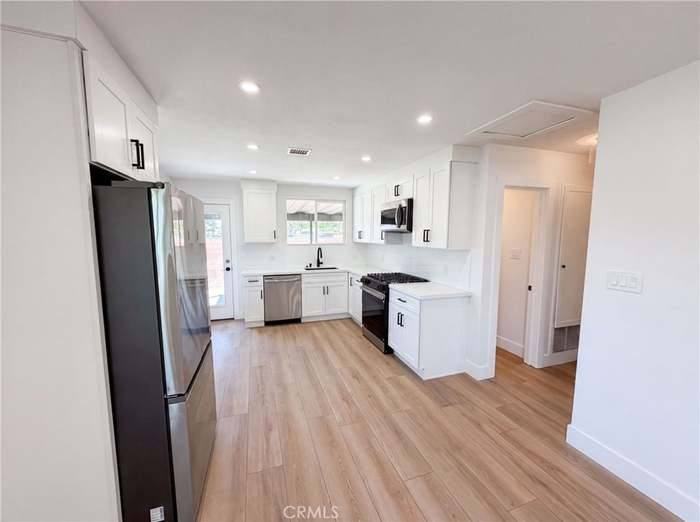 1192 East G Street - Photo 3 of 13