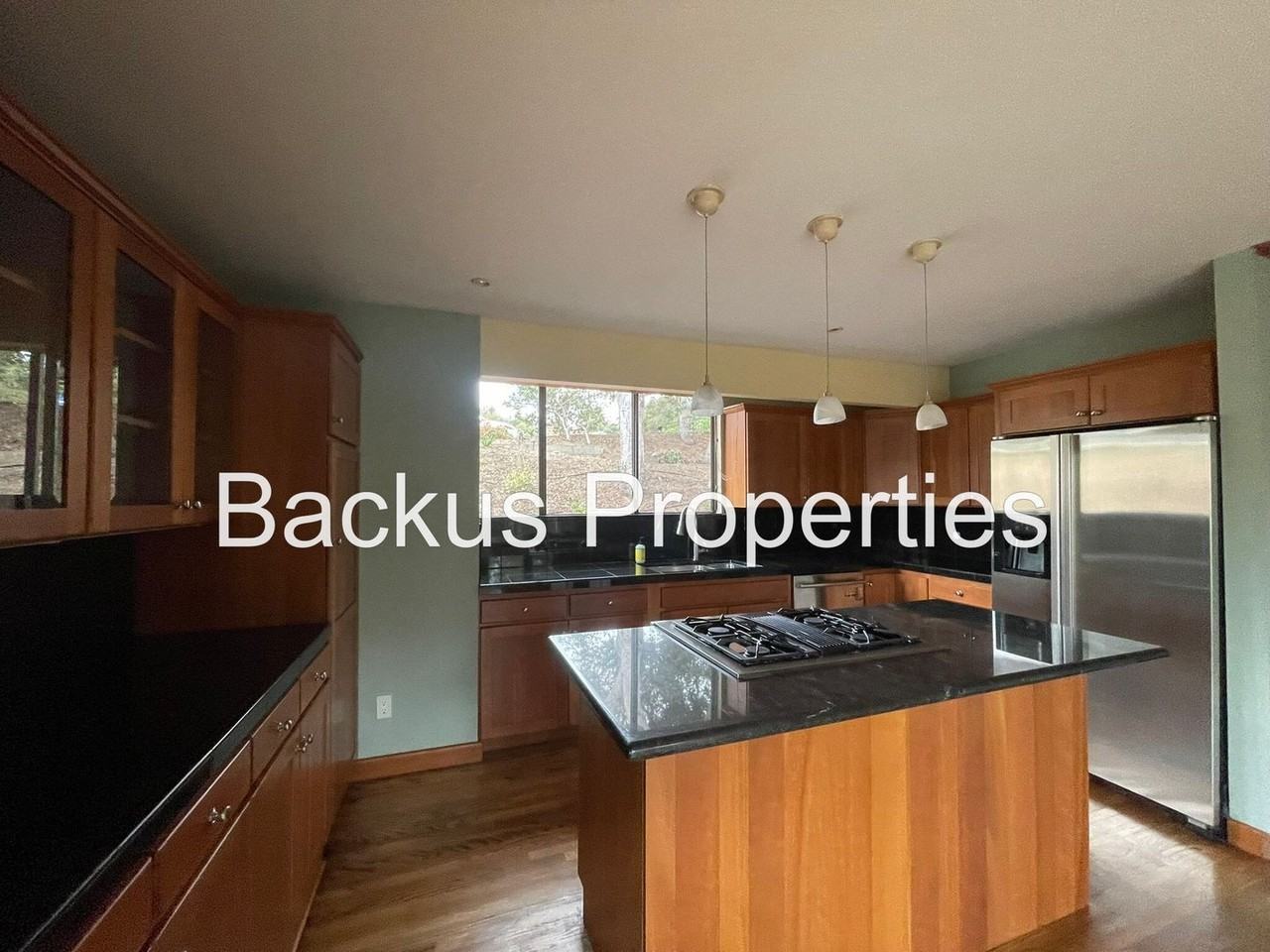 14685 Charter Oak Blvd - Photo 2 of 22