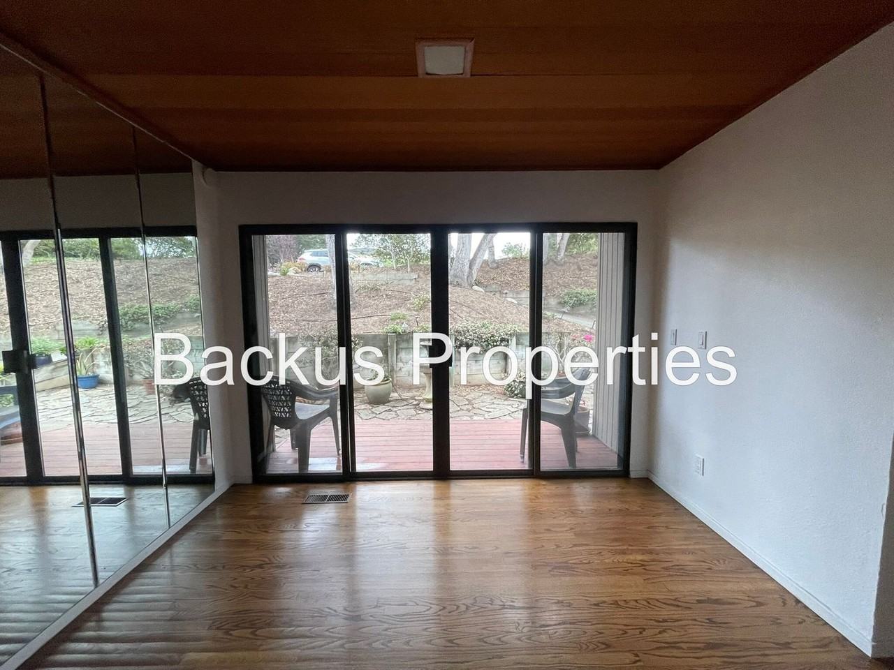 14685 Charter Oak Blvd - Photo 3 of 22