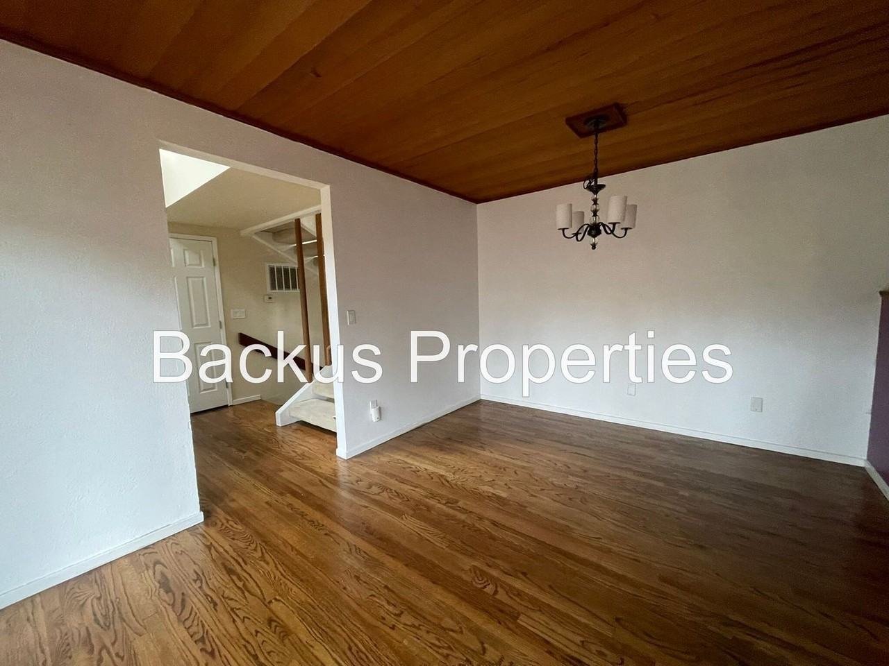 14685 Charter Oak Blvd - Photo 4 of 22