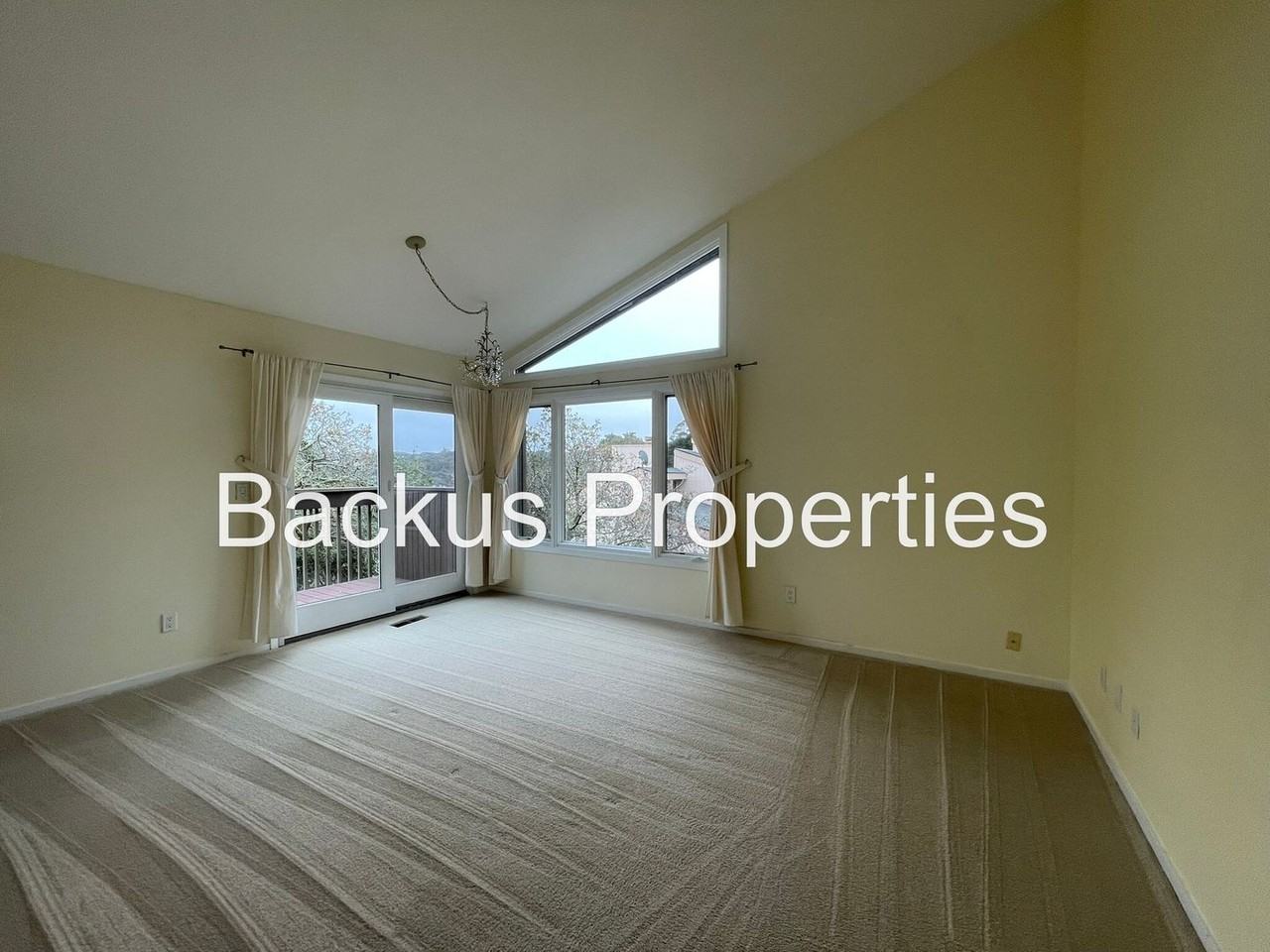 14685 Charter Oak Blvd - Photo 6 of 22
