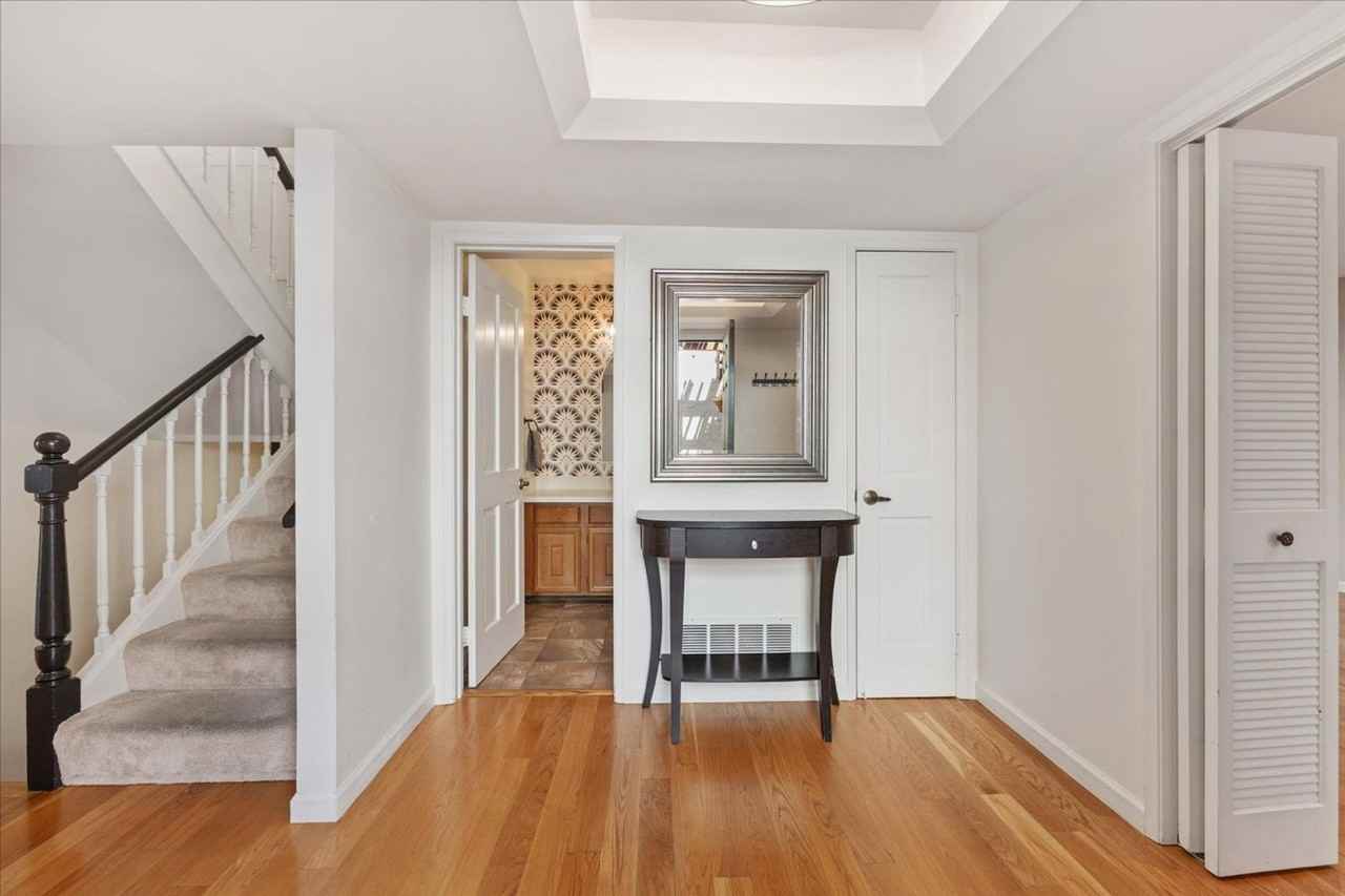 9 Heritage Ct - Photo 5 of 39
