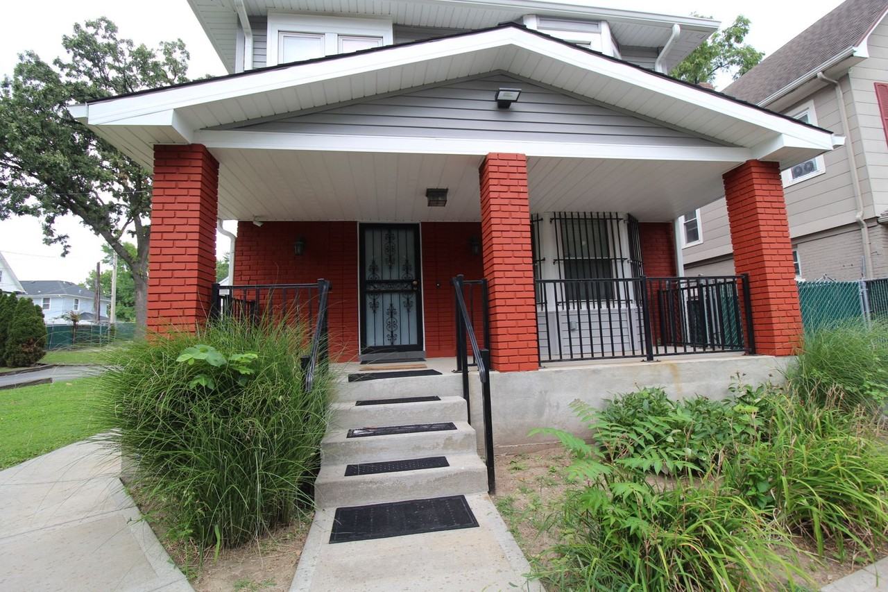 3215 Charlotte St - Photo 2 of 30