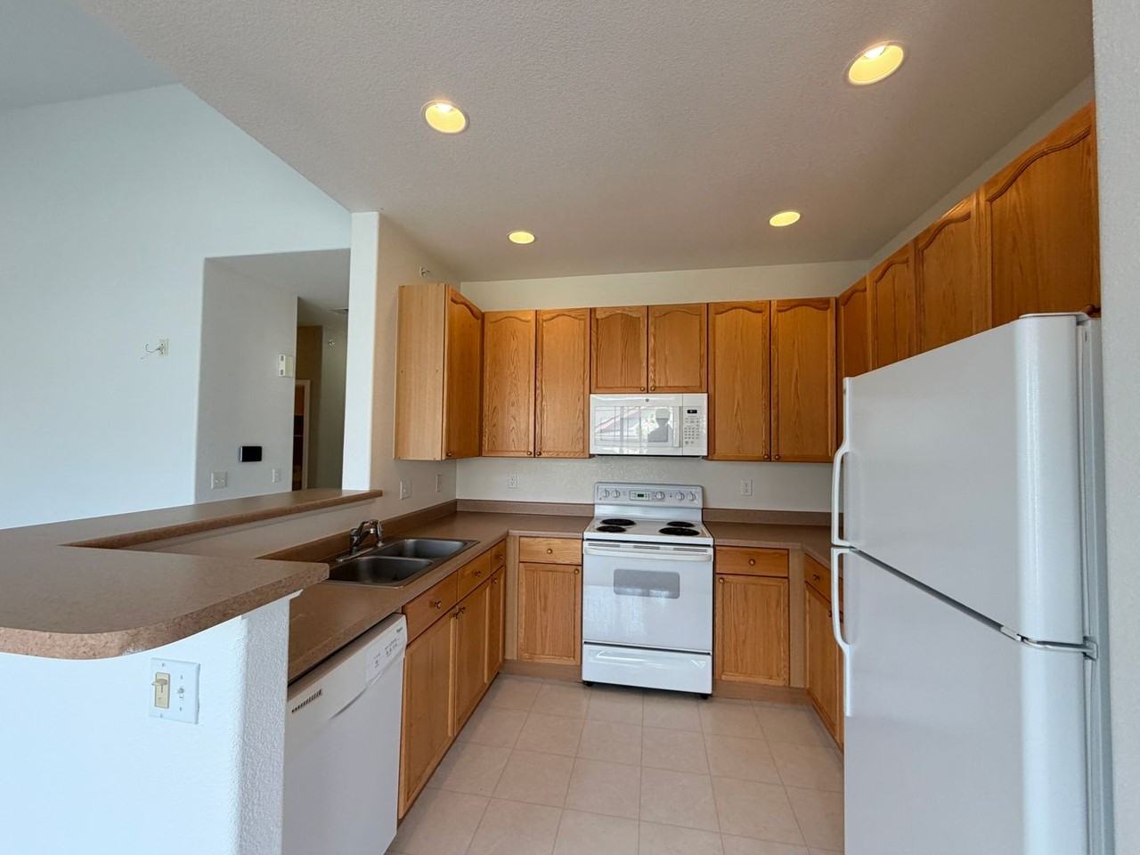 8456 S Hoyt Way - Photo 4 of 24