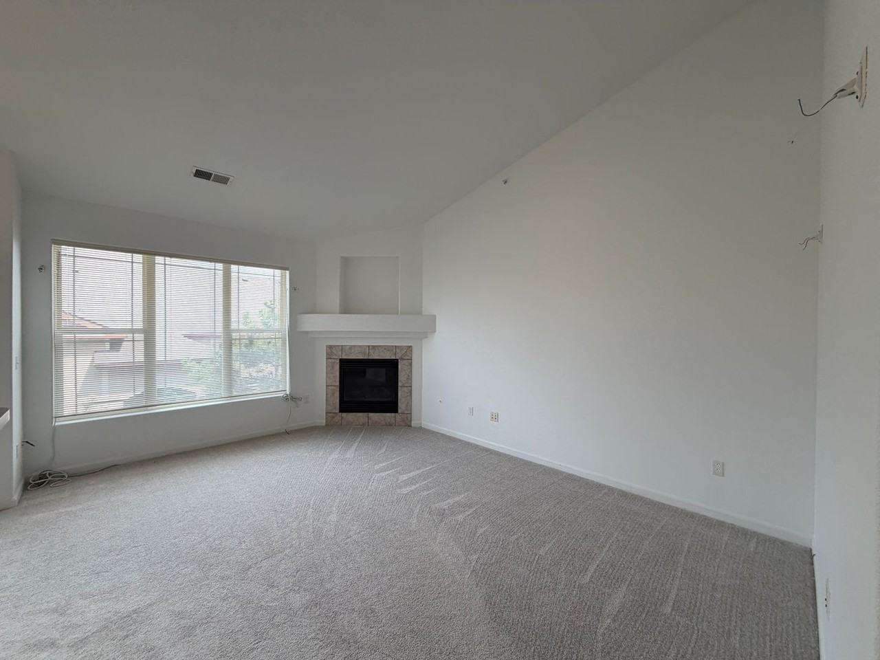 8456 S Hoyt Way - Photo 6 of 24