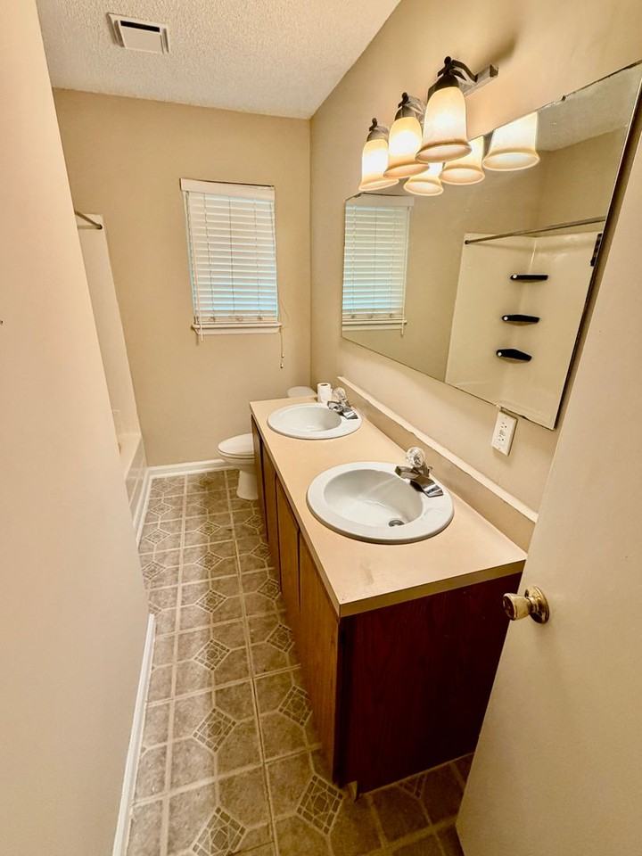 2387A 1st Ave - Photo 6 of 10