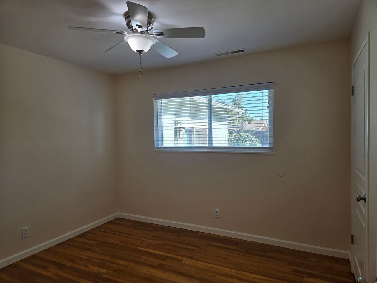 1619 Merritt St - Photo 7 of 15